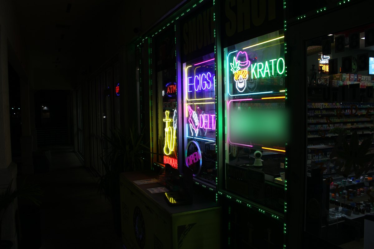 Gardens Smoke Shop interior photo 5