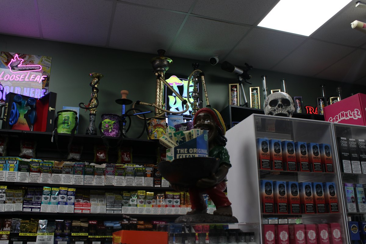 Gardens Smoke Shop interior photo 19