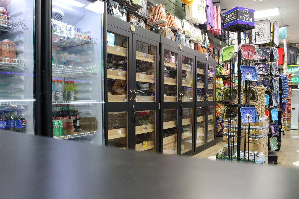 Gardens Smoke Shop interior photo 20