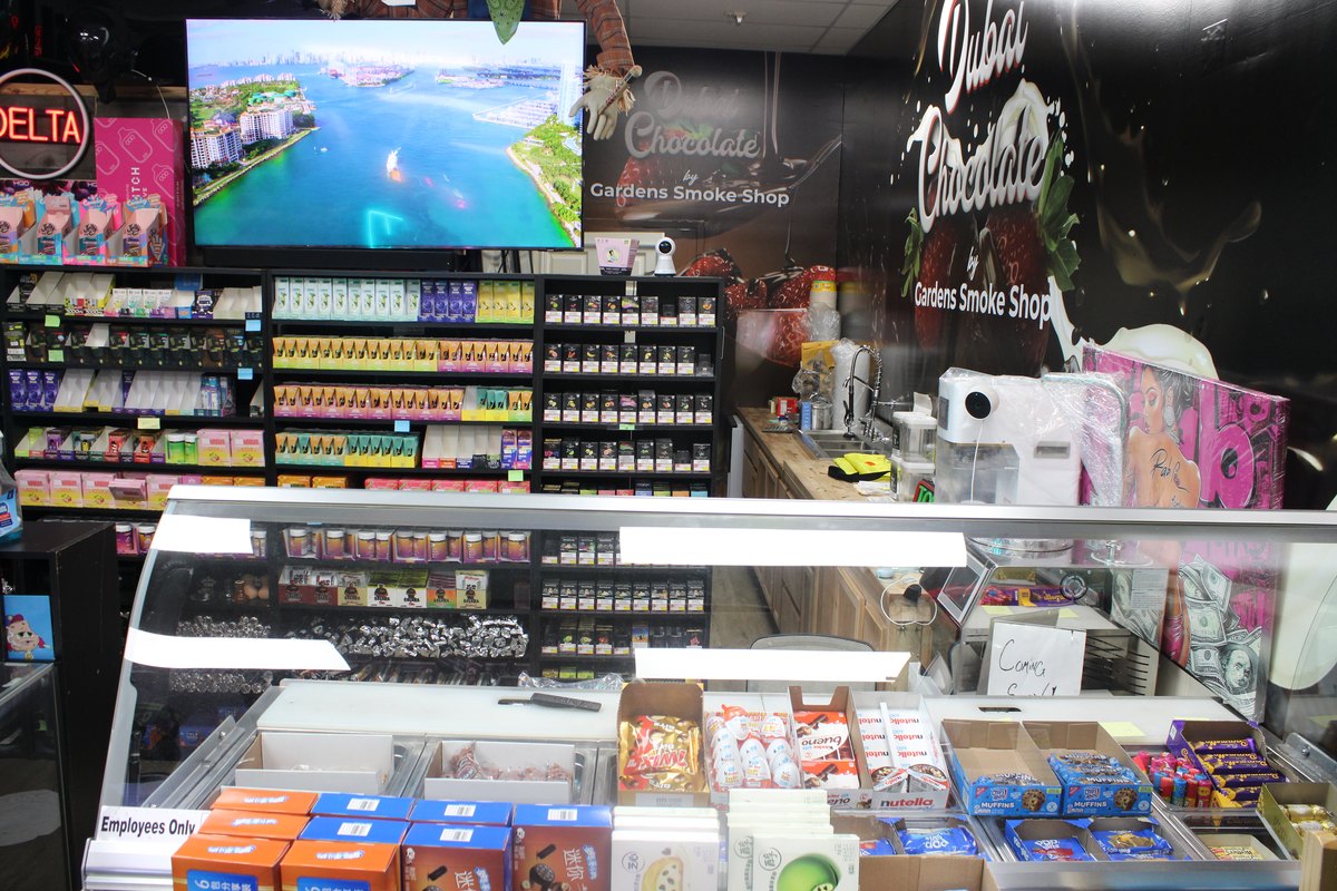 Gardens Smoke Shop interior photo 21