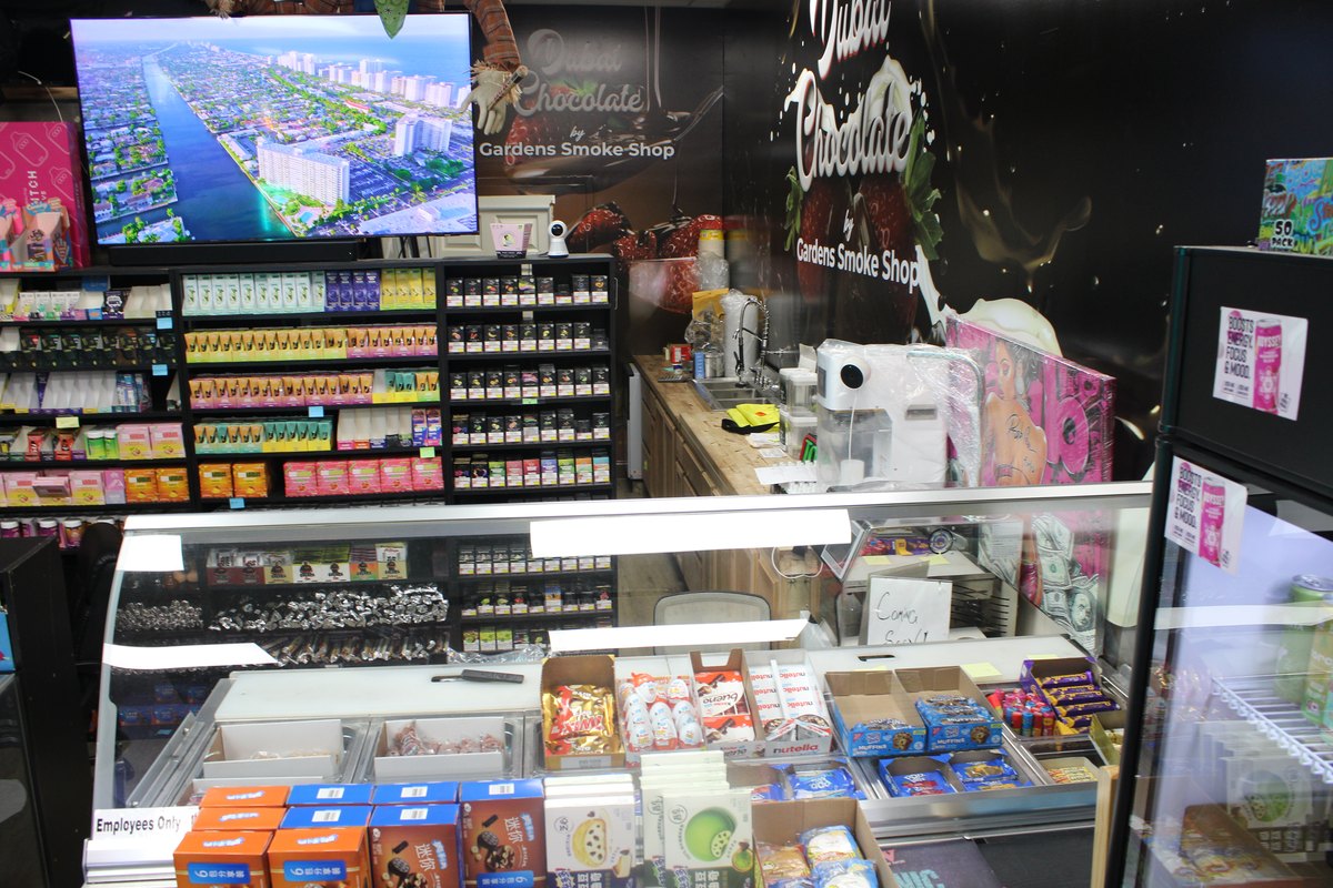 Gardens Smoke Shop interior photo 22