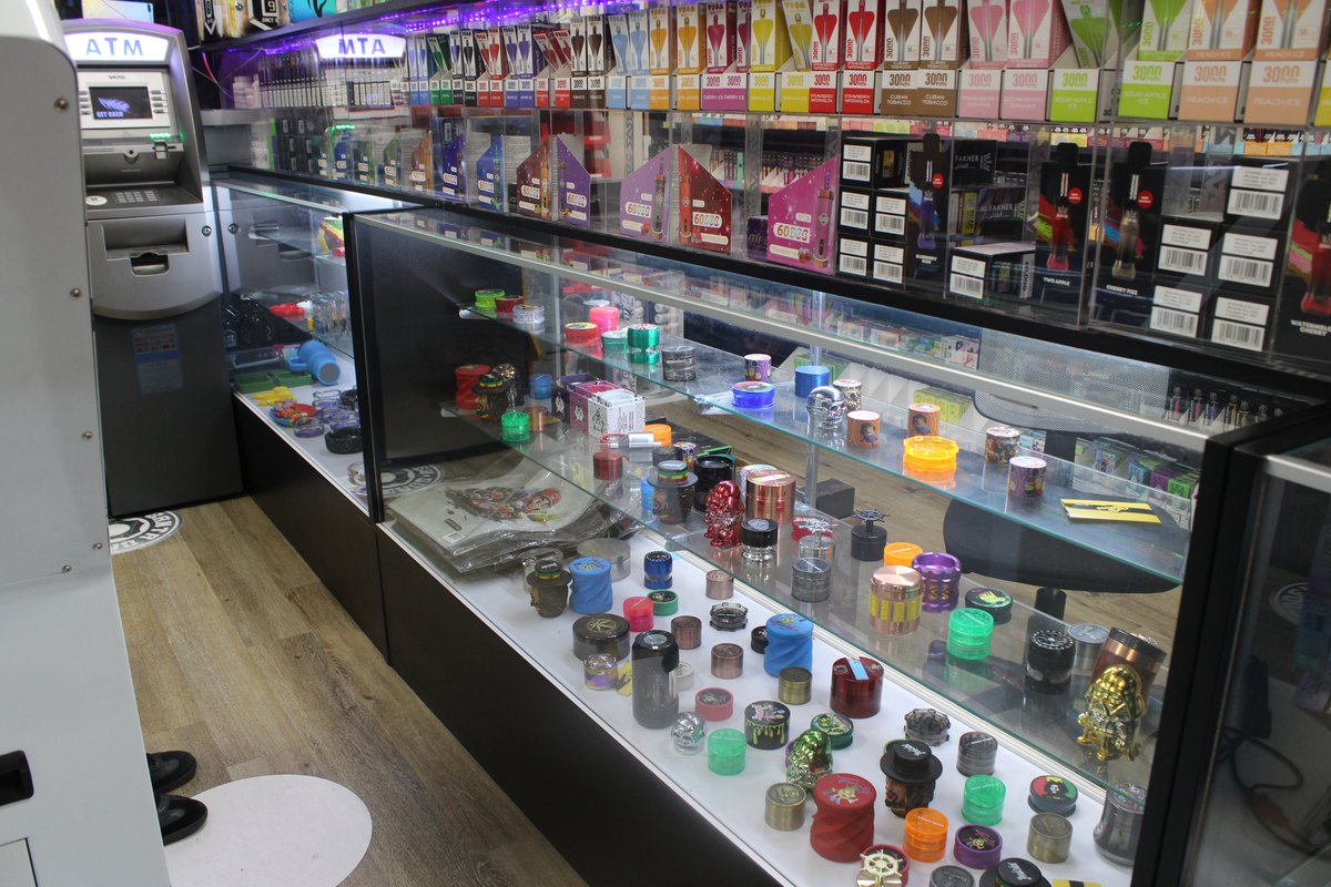 Gardens Smoke Shop interior photo 27