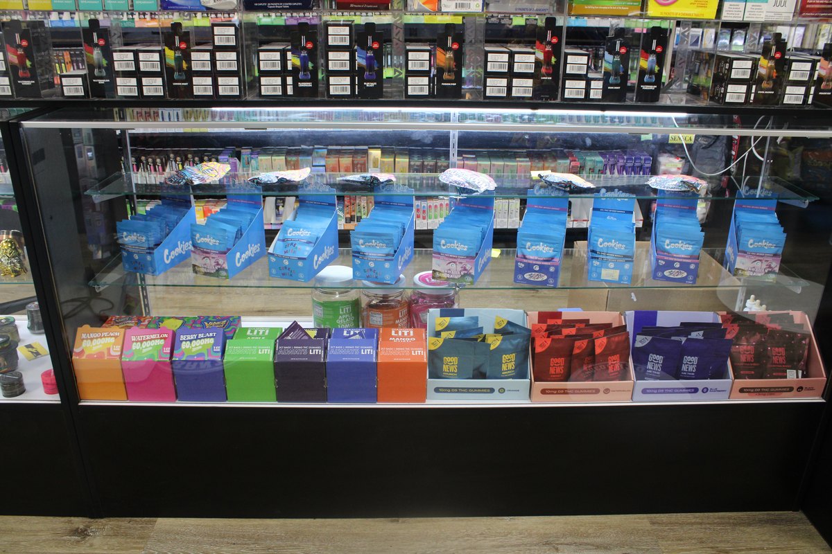 Gardens Smoke Shop interior photo 46