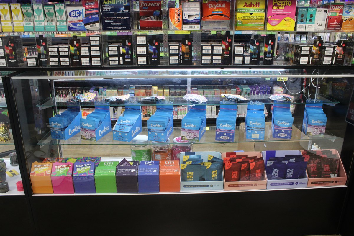 Gardens Smoke Shop interior photo 47
