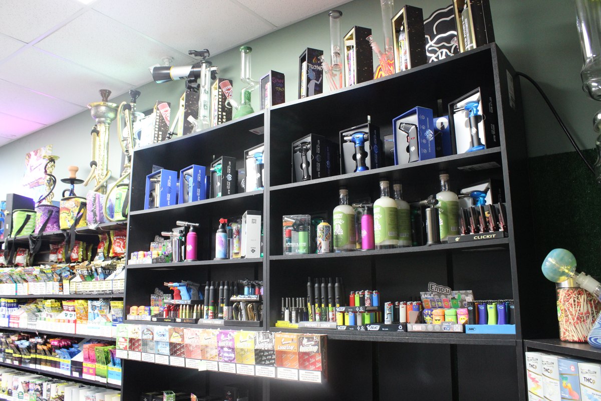 Gardens Smoke Shop interior photo 65